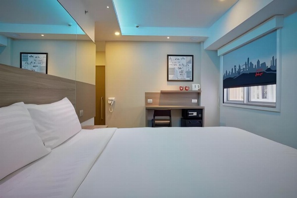 Red Planet Manila Bay image 18